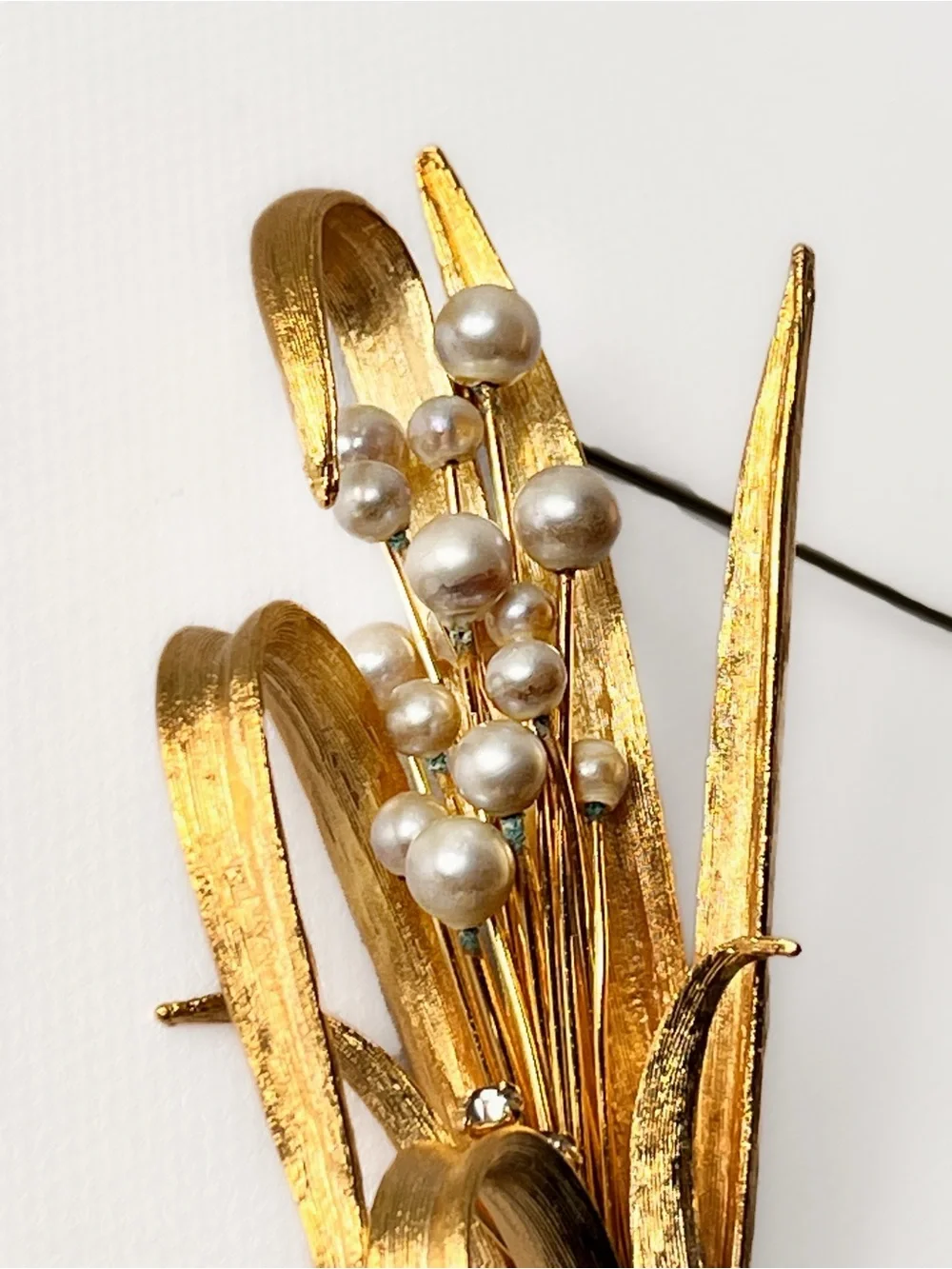 Vintage Richelieu Pearl Lily Gold Tone Brooch 1950’s